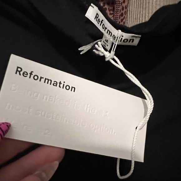 NWT Reformation Long Sleeve Off the Shoulder Ruched Sleeve Top - Picture 5 of 9